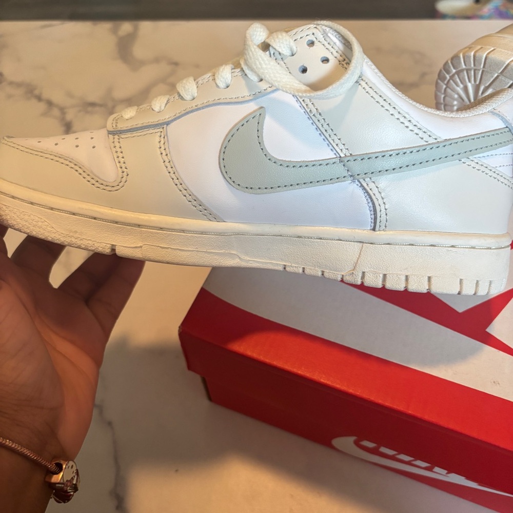 Nike White and Cream Low-Top Sneakers